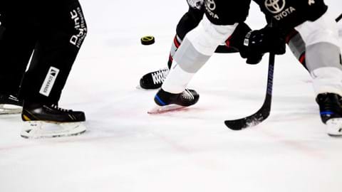 Live-hockey på Folkets hus