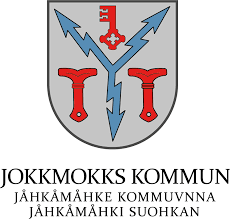 Bilden visar Jokkmokks kommunvapen en blå tredelad blixt, tre röda symboler